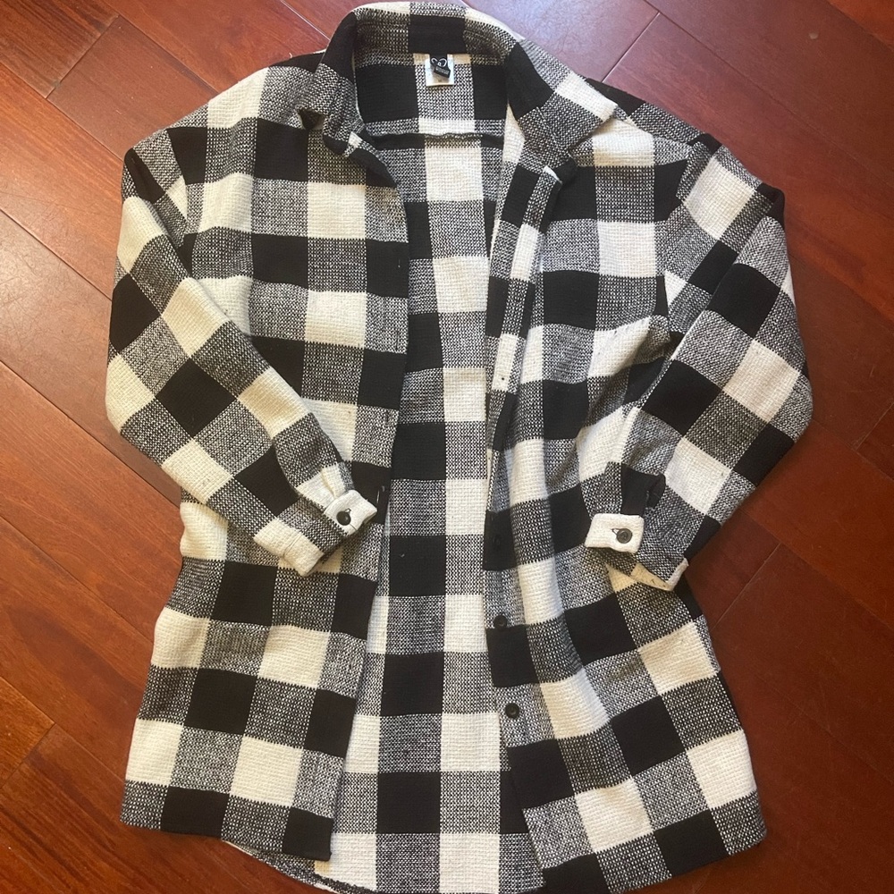 Black and white trench coat. Checkered trench coat